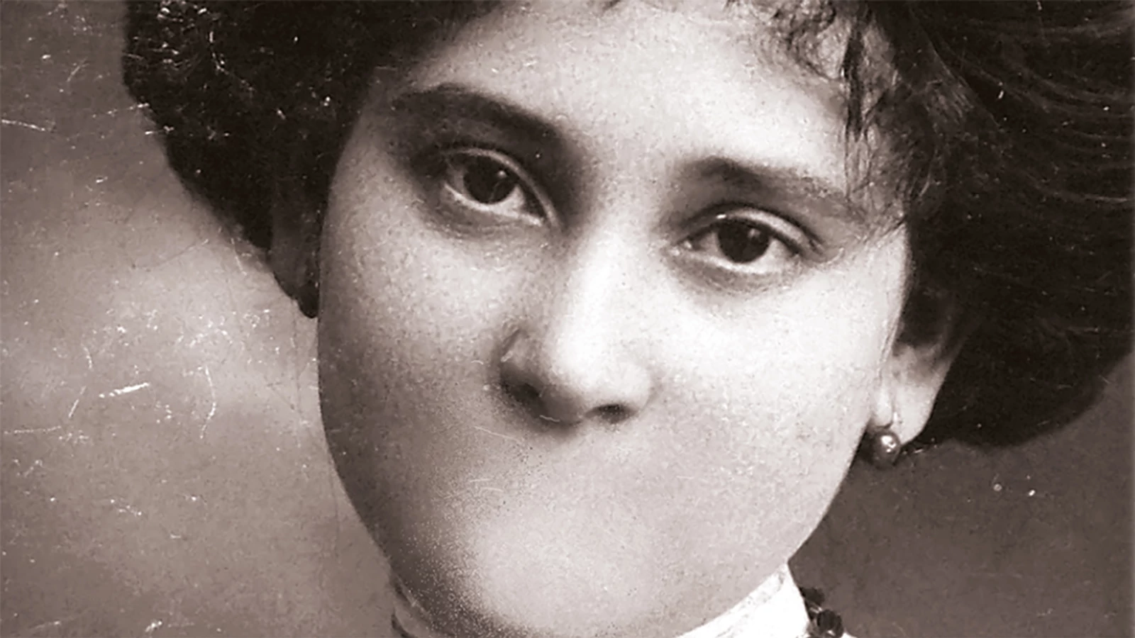 Könyvbemutató - Gazsó L. Ferenc: Áttűnő életek – A fényt kapott XX. század